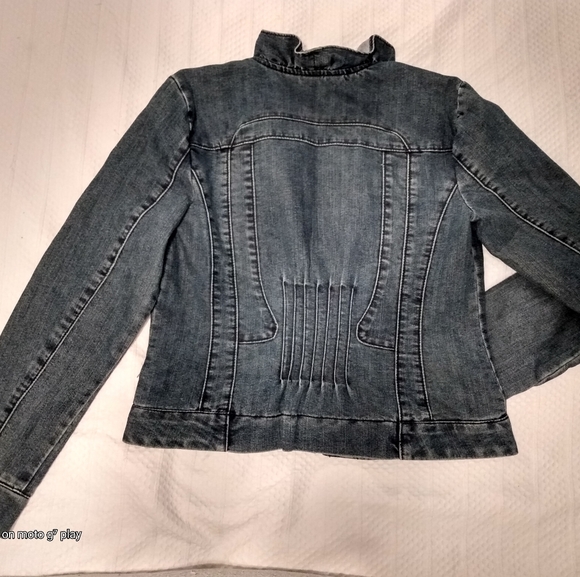 Jean jacket front and neck frill trim with full length zipper closure. - Picture 2 of 2